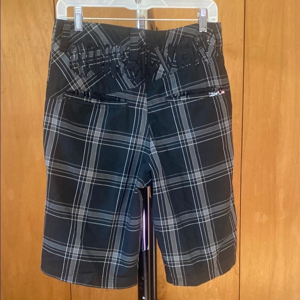 Quiksilver Shorts Plaid Black Logo Skater Y2K Size 30 - Picture 3 of 16